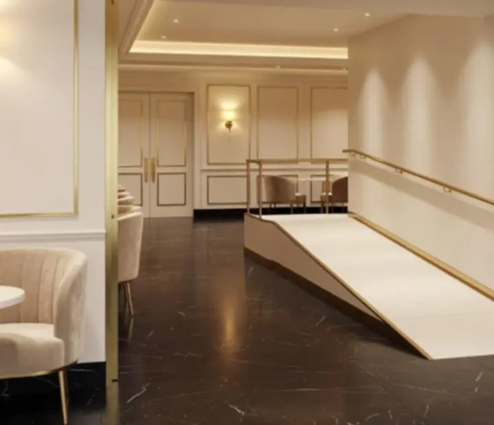 Entrée élégante d’un restaurant pensé pour l’accessibilité