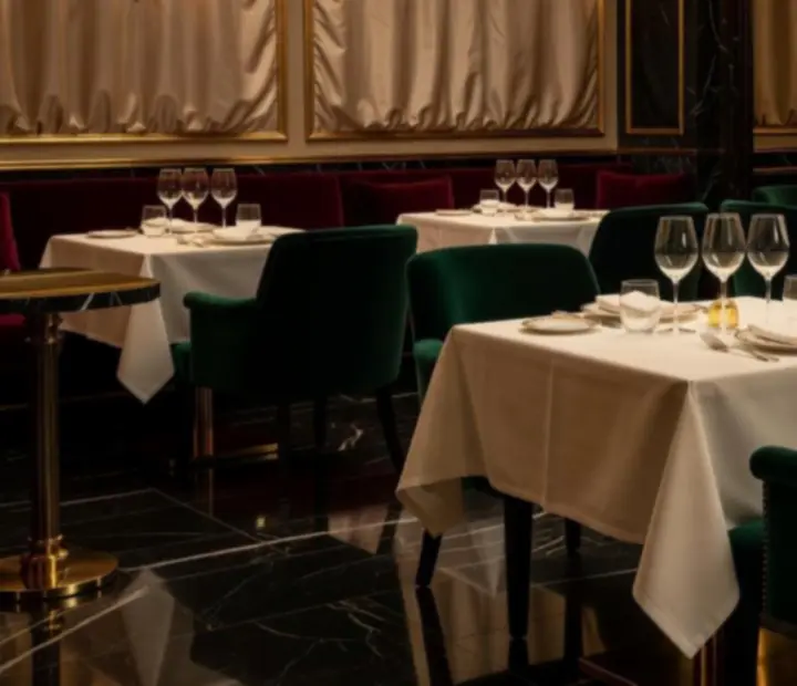 Salle gastronomique Terra Ciel aux lumières feutrées